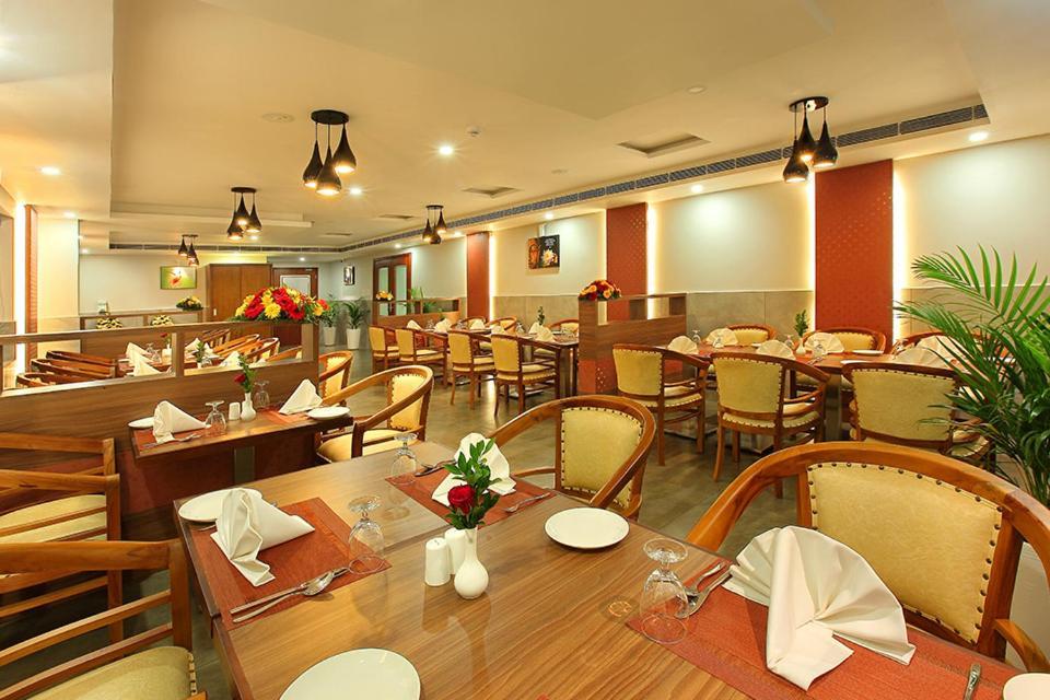 Lumbini Supreme Hotel Thrissur Exterior foto