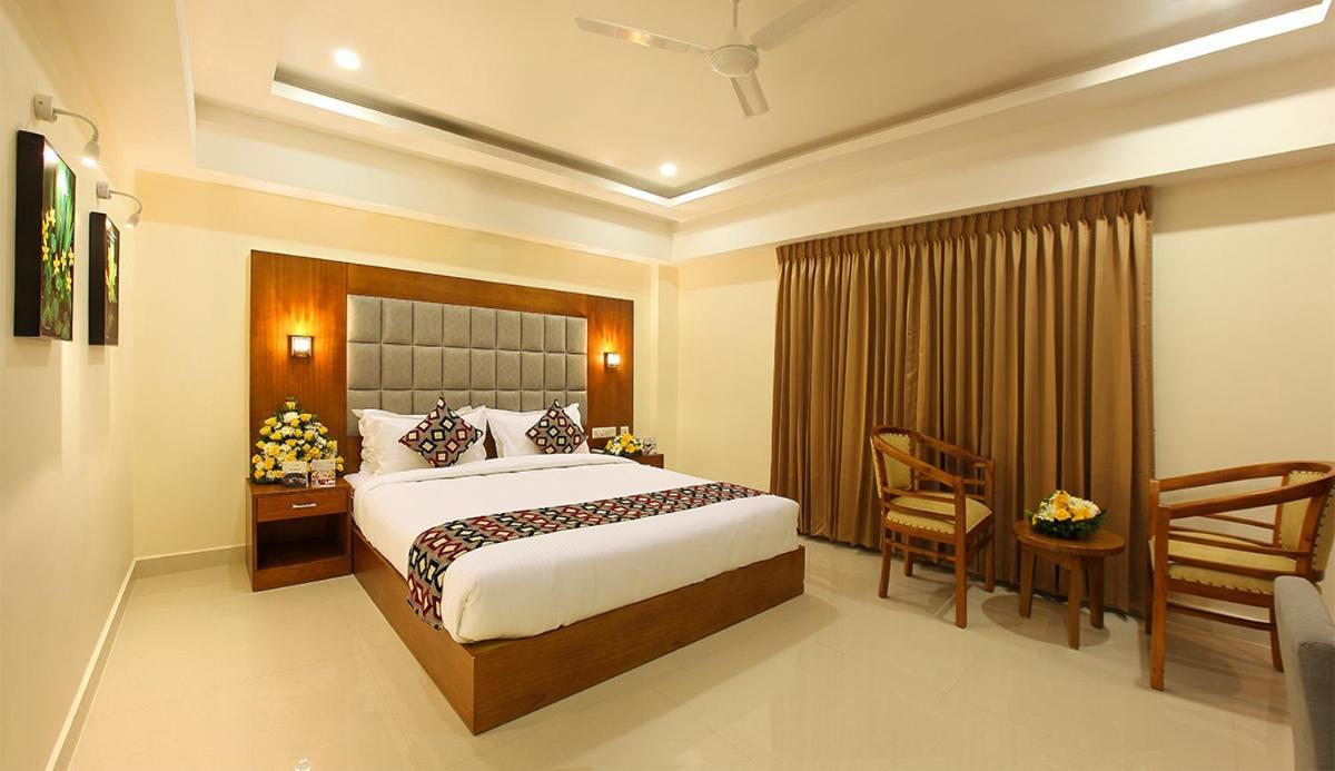 Lumbini Supreme Hotel Thrissur Exterior foto
