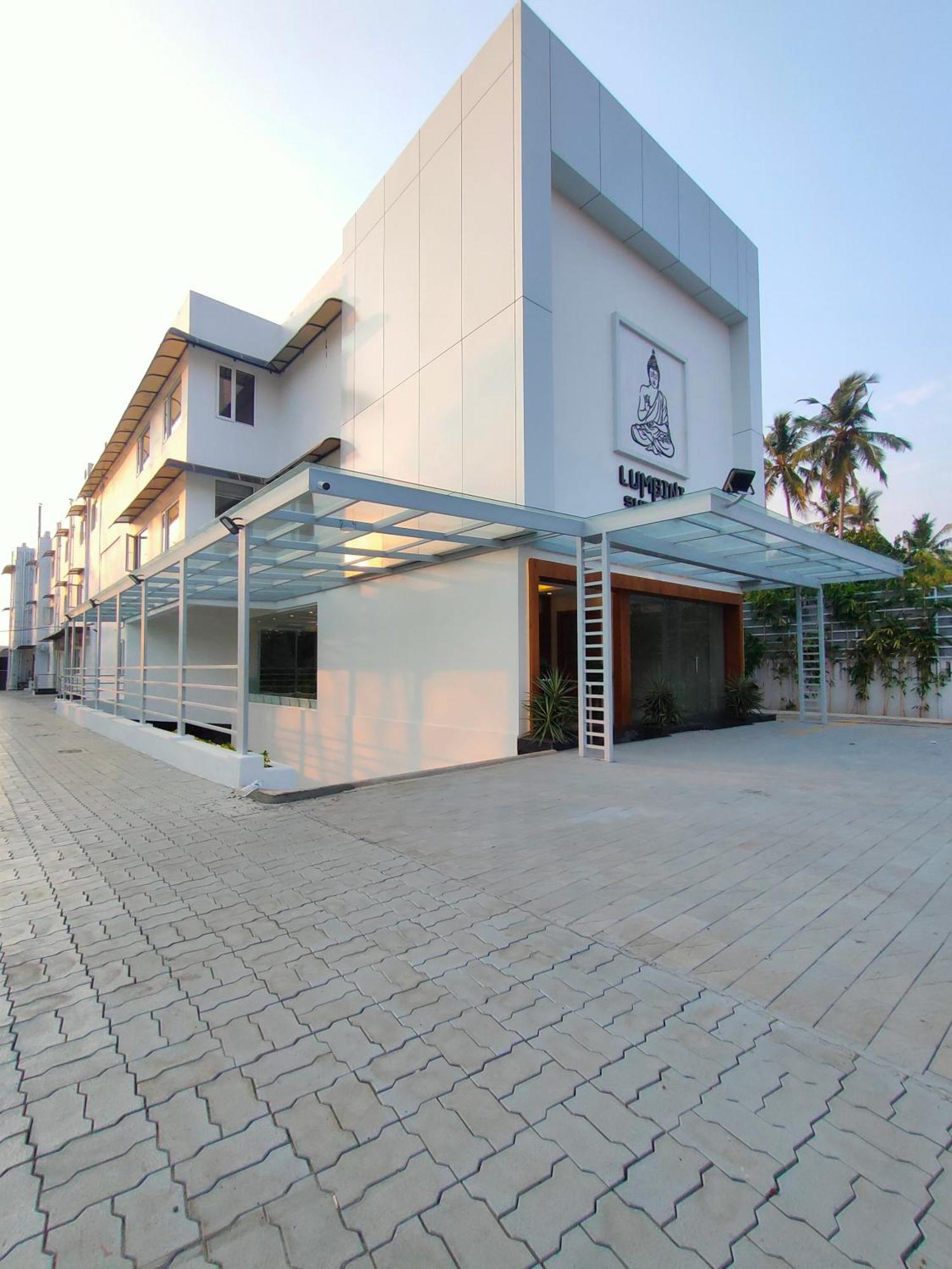 Lumbini Supreme Hotel Thrissur Exterior foto
